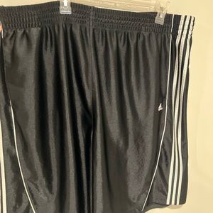 Men’s Adidas Three Stripe Basketball Shorts Sz 5 XL